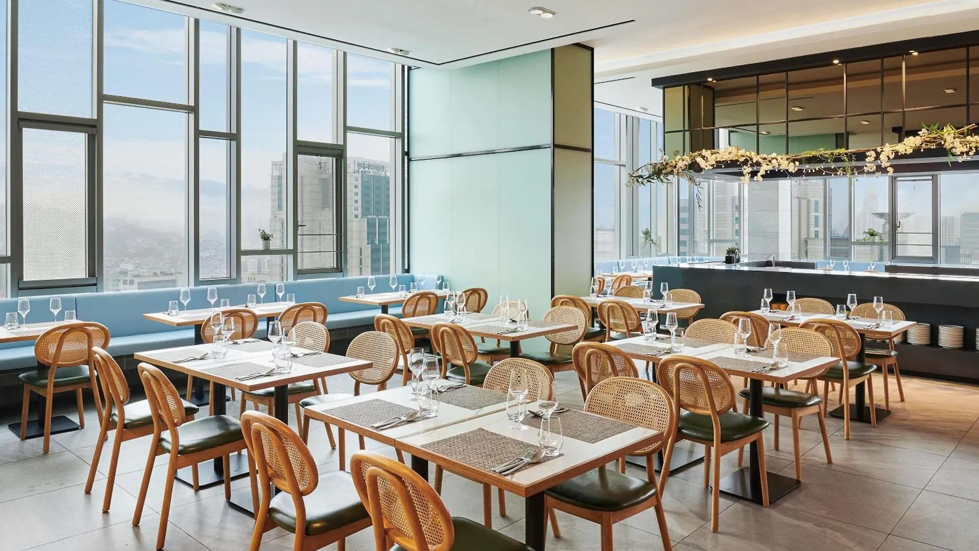 Novotel Ambassador Seoul Dongdaemun Hotels & Residences 5*,