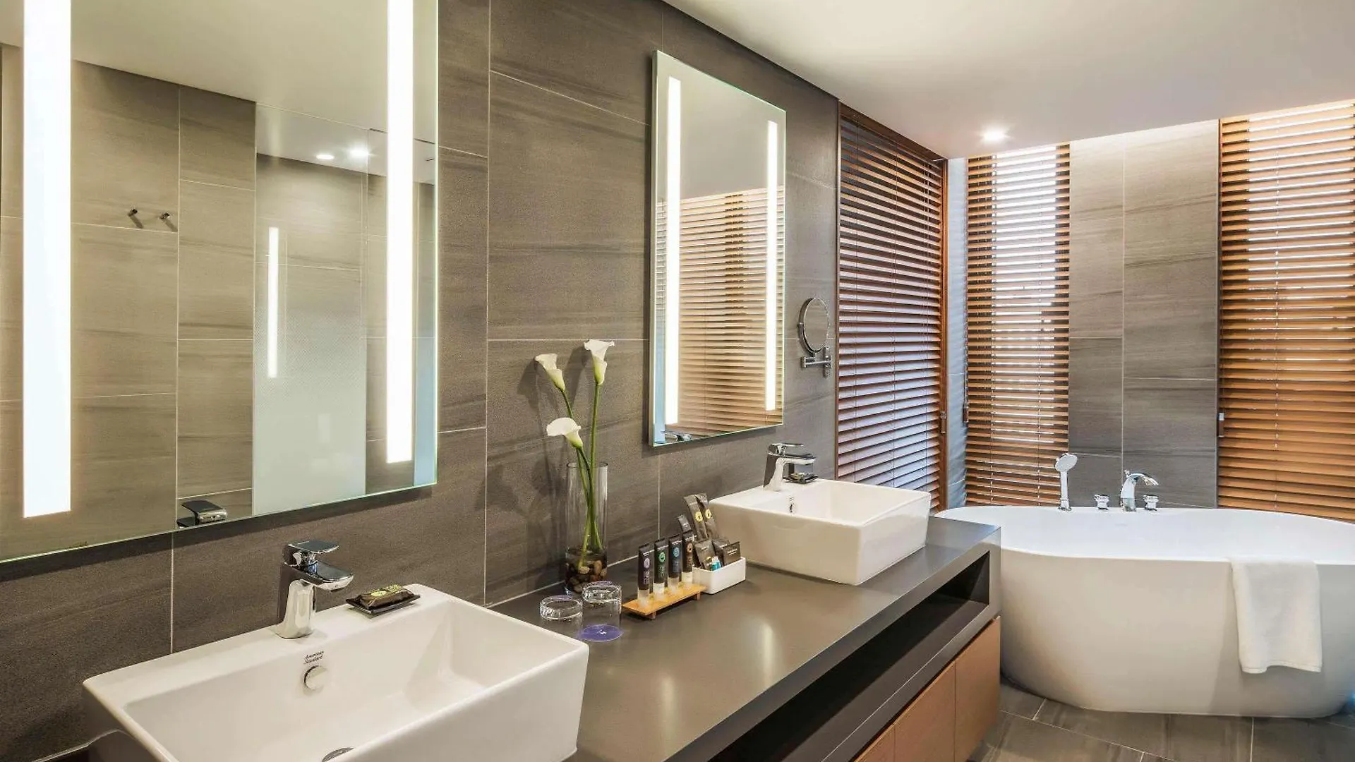 Novotel Ambassador Seoul Dongdaemun Hotels & Residences